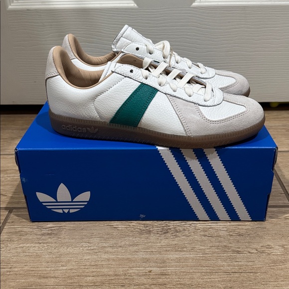 Adidas Originals Women BW Army Shoes (Size: 9) - Picture 3 of 5